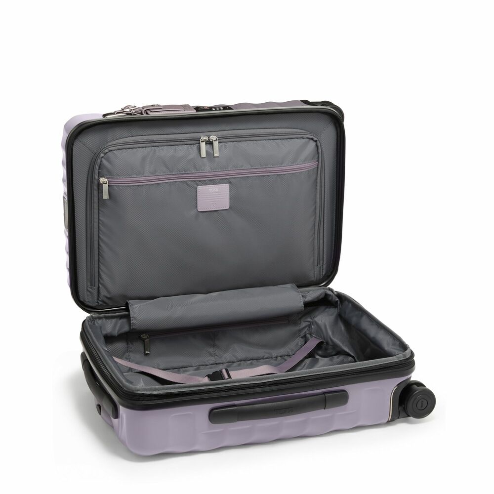 International Pequena Expandable 4 Wheels